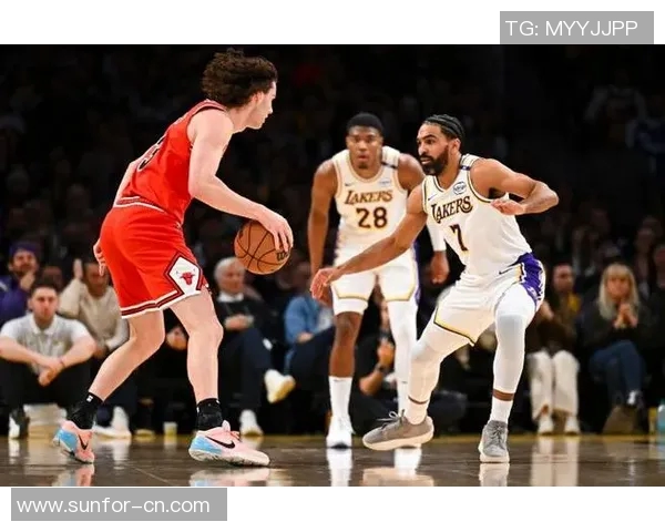 2001年湖人与公牛的经典对决回顾与精彩瞬间分析